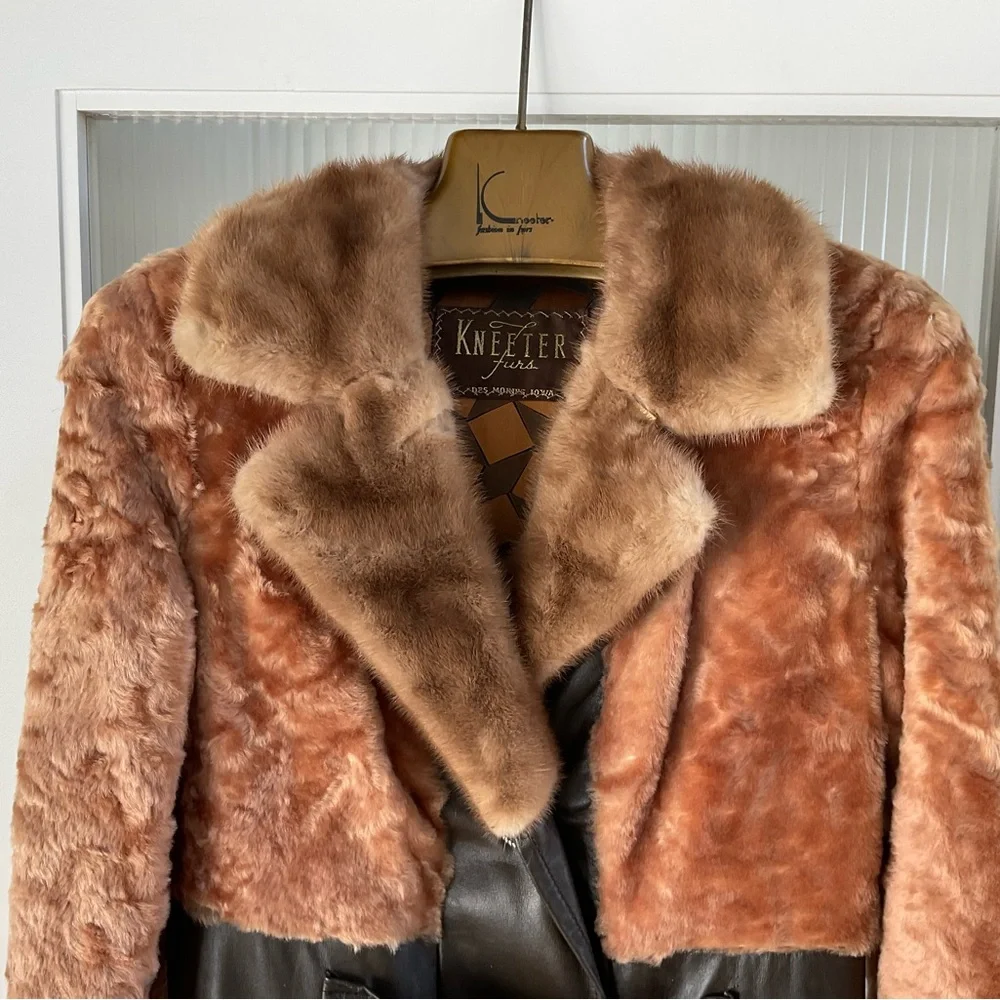 Vintage Kneeter Furs Coat - Picture 11 of 13